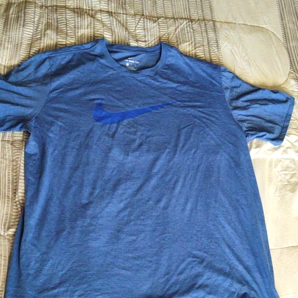 Nike t shirt - Picture 1 of 2